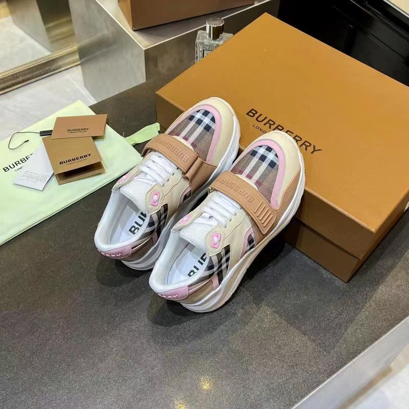 Burberry Low Shoes